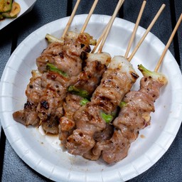 ไก่ย่างต้นหอม (ไม้)