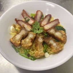 บะหมี่แห้ง หมูแดง-หมูกรอบ