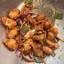 ข้าวยำไก่แซ่บ และของกินเล่น