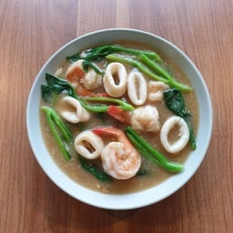 ราดหน้าทะเล