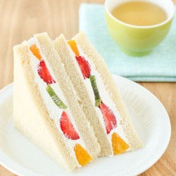 แซนด์วิช ฟรุ๊ตดิ่ง ไส้สะพรึง