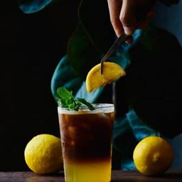 BLACKWOOD CAFE เจริญกรุง71