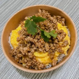 ข้าวหมูสับกระเทียม+ไข่ข้น