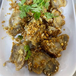 หมูกรอบทอดกระเทียม