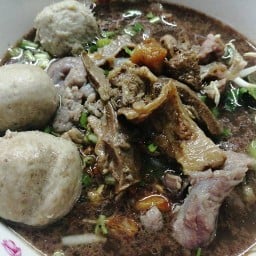 ก๋วยเตี๋ยวนำชัย byเจ๊พร สามเสน