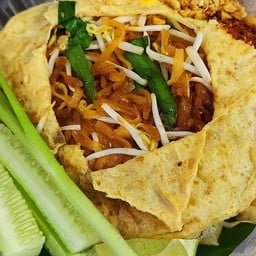 ผัดไทห่อไข่