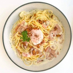 สปาเก็ตตี้คาโบนาร่าเบคอน