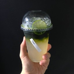 Black Tea Honey soda (ไม่สามารถแยกน้ำแข็งได้)