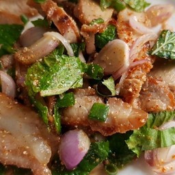 น้ำตกคอหมู