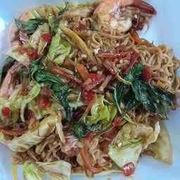 ผัดมาม่าขี้เมาทะเล