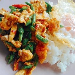 ข้าวผัดพริกเเกง