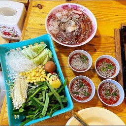 หมูกระทะชุดกลาง