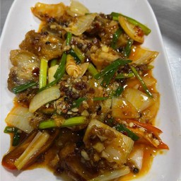 หมูกรอบผัดพริกหอม