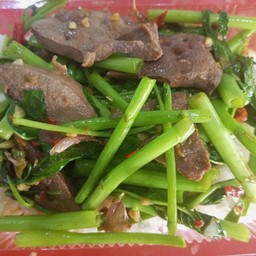 ผัดผักบุ้งตับ