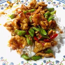 ผัดพริกแกง