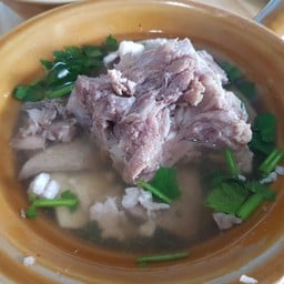 เกาเหลาเลือดหมูธนินทร