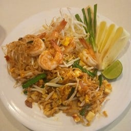 ผัดไทยกุ้งสด