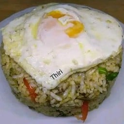 ข้าวผัดเขียวหวานไก่