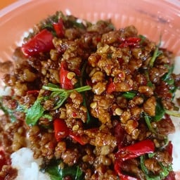 กเพราหมู กับข้าว