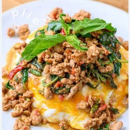 ข้าวกระเพราไข่ยู่ยี่