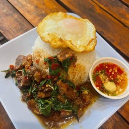 ข้าวกระเพาหมูกรอบ