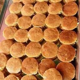 ขนมเบื้อง ขนมบ้าบิ่น แม่อุไร