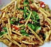 ข่าว..กะเพราใส่หน่อไม้