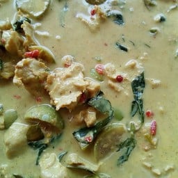 แกงเขียวหวานลูกชิ้นปลากราย