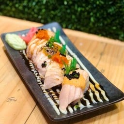 แซลม่อนซูชิเซ็ท Salmon Sushi Set