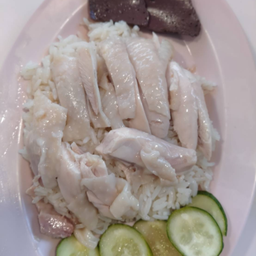 ข้าวมันไก่+น้ำซุป+น้ำจิ้มรสเด็ด