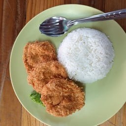 ข้าวราดทอดมันกุ้ง