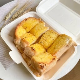 ปังปุ๋ง ข้าวกระเพรา ไข่กระทะ&ปังปิ้ง