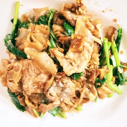 ผัดซีอิ้วพิเศษ