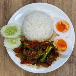 ข้าว คอหมูผัดพริกเผา