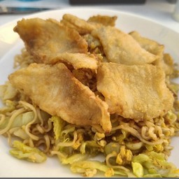 ผัดเส้นมาม่า