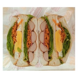 แซนด์วิชไข่ดาวแฮม ไส้กรอก