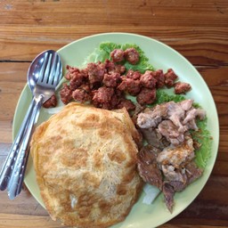 ข้าวลาบทอด+หมูกระเทียม+ไข่เจียว