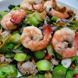 ยำก้านคะน้า