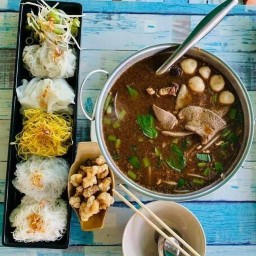 ก๋วยเตี๋ยวเรือถูกปาก สาขาเมืองทอง ตึก (T10)