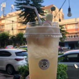 ก๋วยเตี๋ยวหมูน้ำตก ต้มยำ  & น้ำลำไยสด