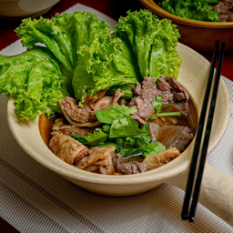 ก๋วยเตี๋ยวเนื้อซุปเปอร์พรีเมี่ยม