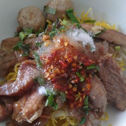 เส้นเล็กเนื้อเปื่อยเอ็นชิ้นสูตรโบรานหอมๆน้ำตก