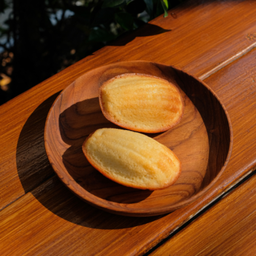 Madeleine (เมดาลีน)