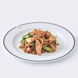 ก๋วยเตี๋ยวผัดซีอิ้วไก่