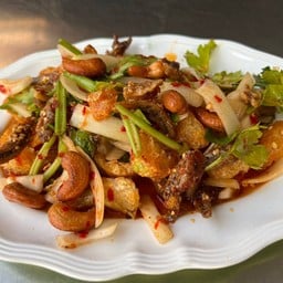 ยำสามกรอบ