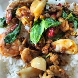 ข้าวกระเพรารวมมิตร