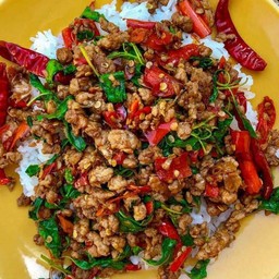 กระเพราหมูสับ