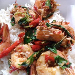 ข้าวกระเพรากุ้ง