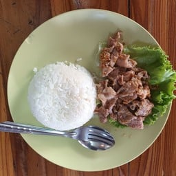 ข้าวหมูกระเทียม