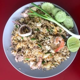 ข้าวผัดปู by นายหมี จตุจักร